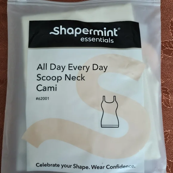 Shapermint All Day Scoop Neck Cami in White And Beige - Picture 4 of 5